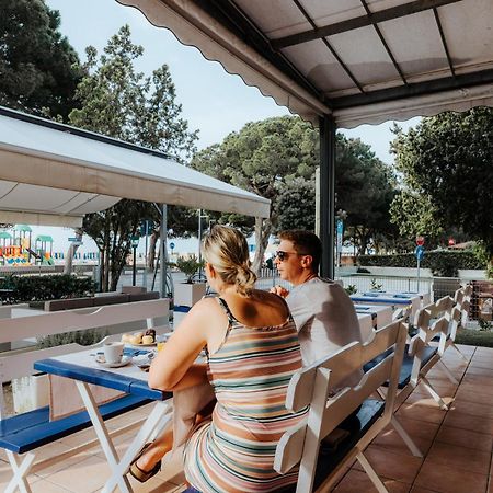 Hotel Villa Franca Lignano Sabbiadoro Dış mekan fotoğraf