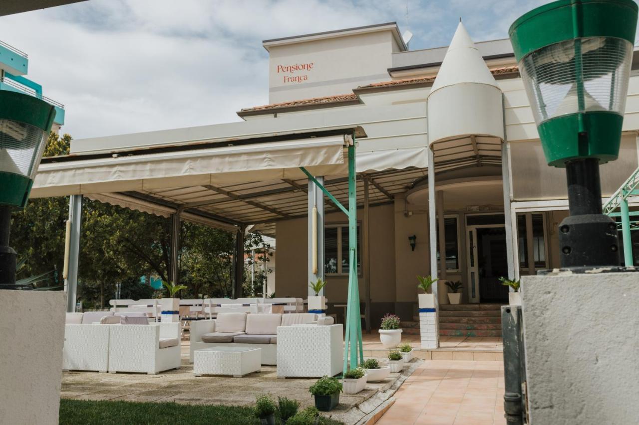 Hotel Villa Franca Lignano Sabbiadoro Dış mekan fotoğraf