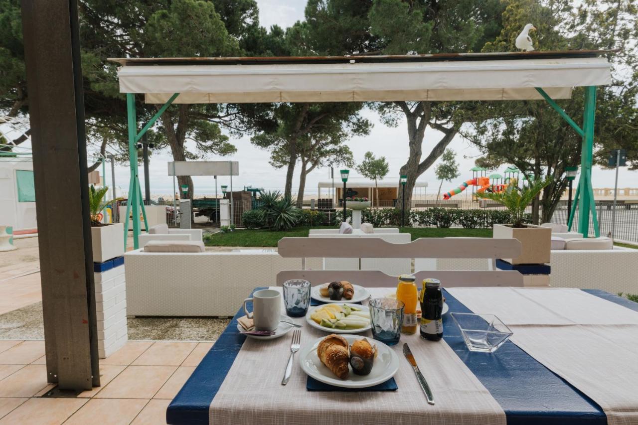 Hotel Villa Franca Lignano Sabbiadoro Dış mekan fotoğraf