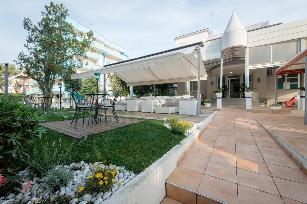 Hotel Villa Franca Lignano Sabbiadoro Dış mekan fotoğraf